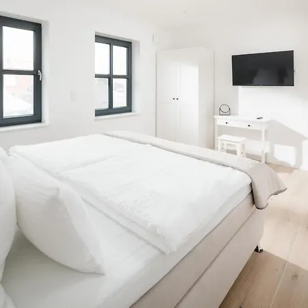 Kuesten Sued - Seitliche Wasserlage, Terrasse, 70qm Гретзиль