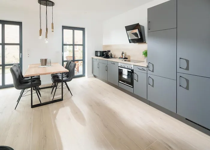 Apartament Kuesten Sued - Seitliche Wasserlage, Terrasse, 70qm Greetsiel