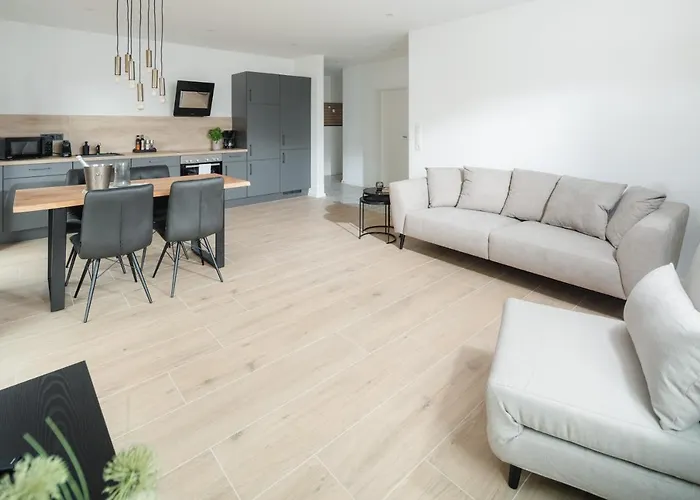 Appartement Kuesten Sued - Seitliche Wasserlage, Terrasse, 70qm Greetsiel