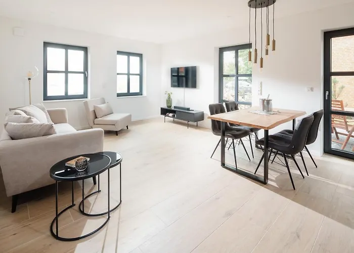 Kuesten Sued - Seitliche Wasserlage, Terrasse, 70qm * Greetsiel