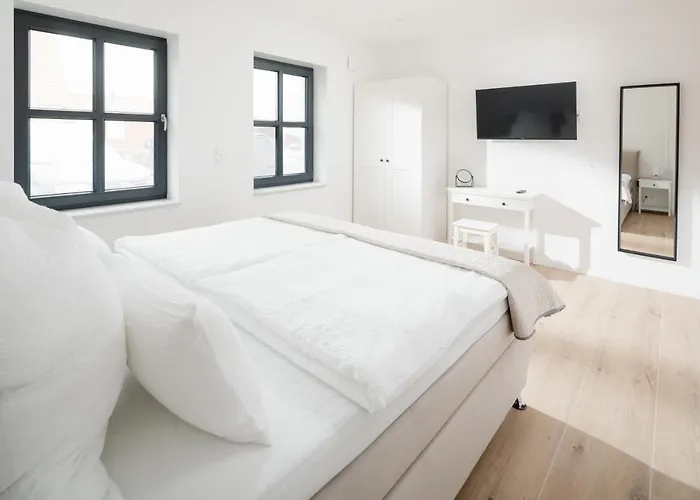 Kuesten Sued - Seitliche Wasserlage, Terrasse, 70qm Greetsiel